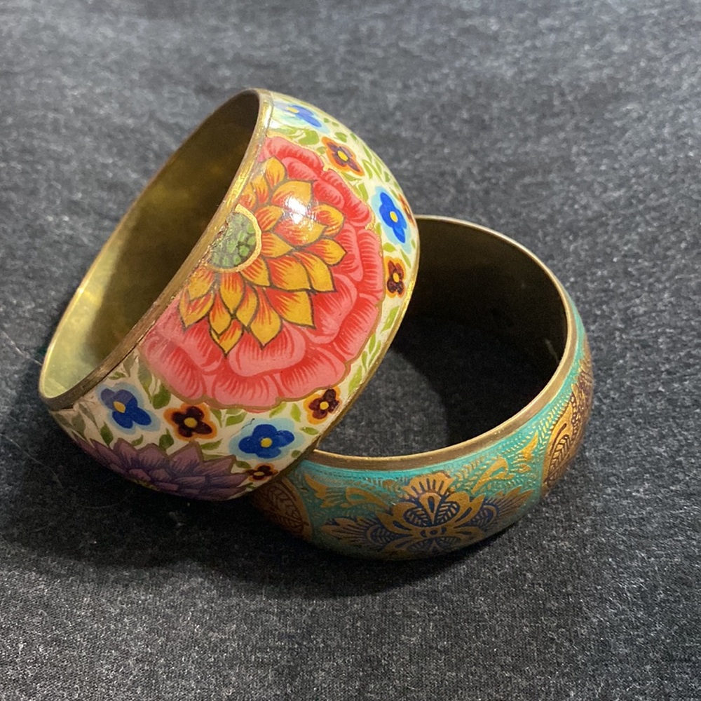 Various metallic bracelets - Picture 2 of 2
